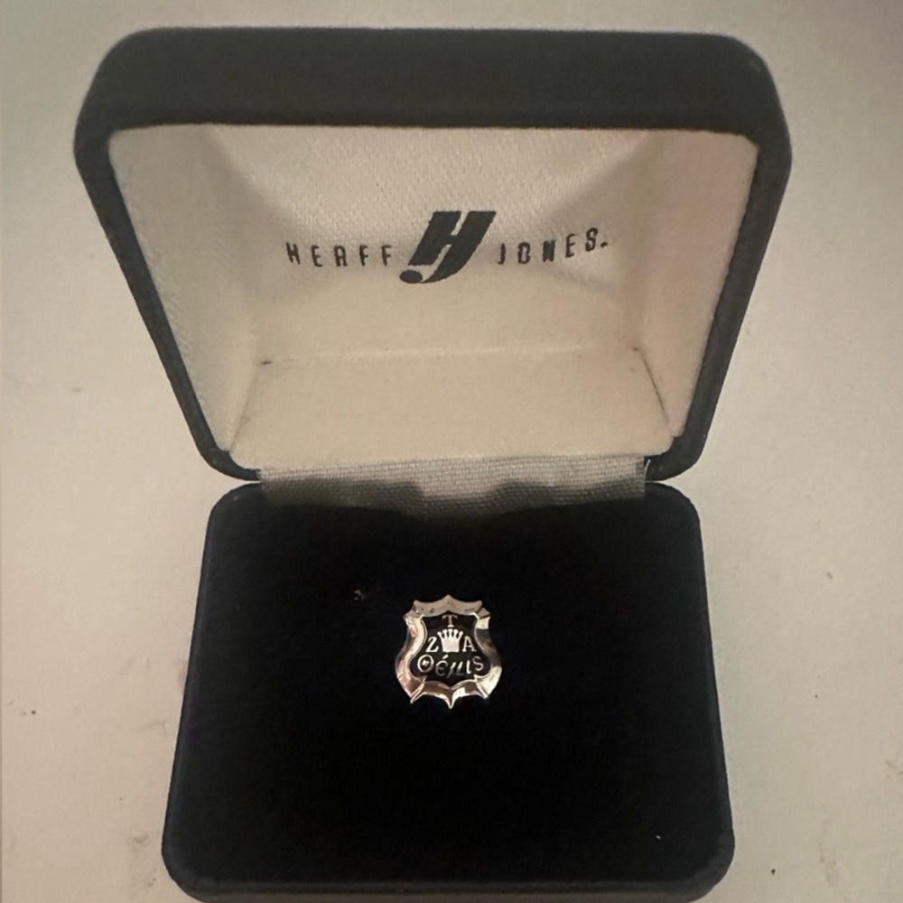 ZTA Zeta Tau Alpha sorority pin silver